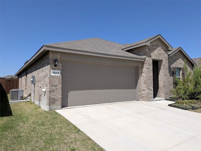 Foto del edificio - 9513 Doverglen Dr