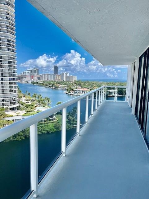 Foto del edificio - 20515 E Country Club Dr
