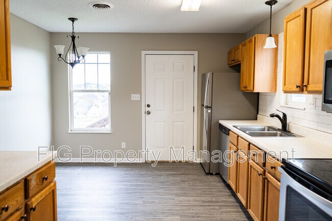 Building Photo - 1000 Knoxville College Dr