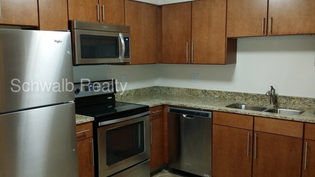 Building Photo - 535 S 37th St