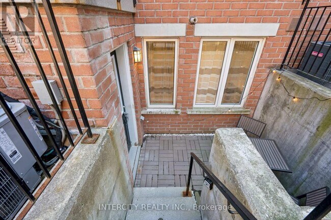 Photo du bâtiment - 10 Laidlaw St