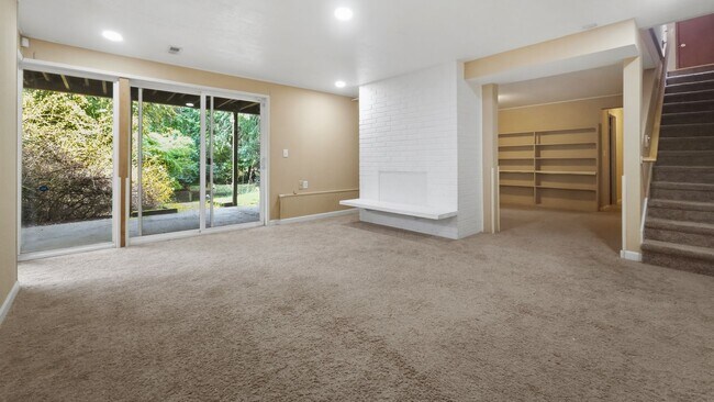 Foto del edificio - Beautifully Remodeled Bellevue Home in Prime Location