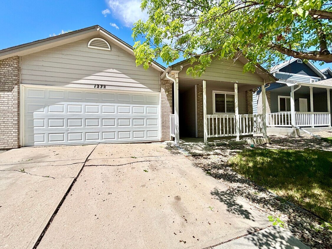 Primary Photo - Beautiful Duplex with Attached Garage and ...