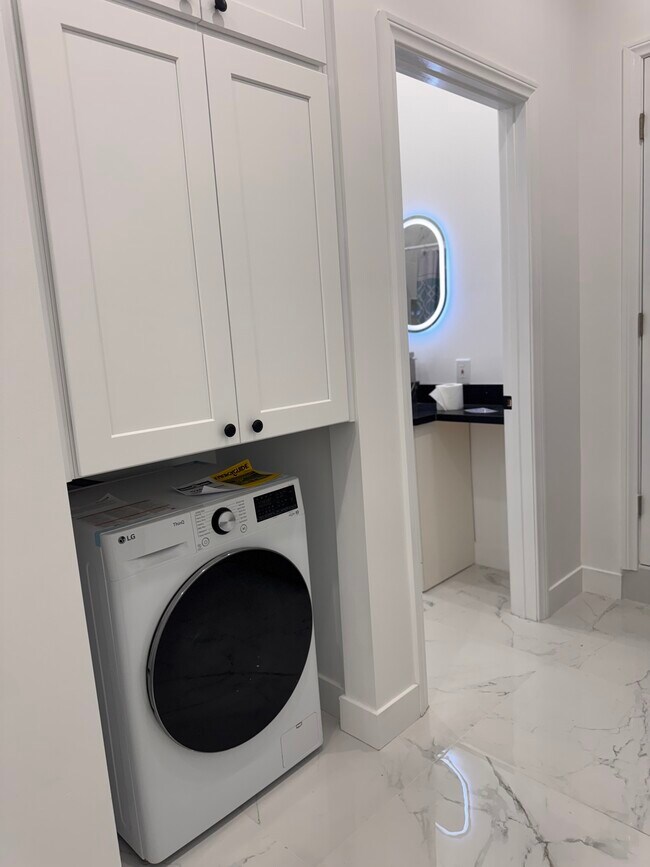 Foto del edificio - 4525 Dunsmore Ave