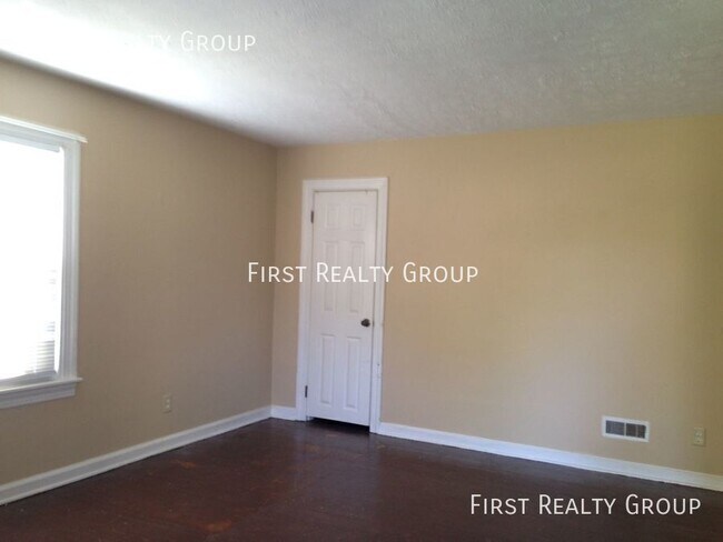 Foto del edificio - 5290 Derby Rd