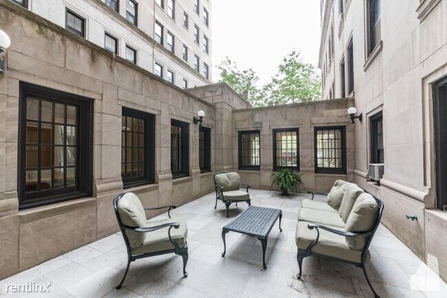 Foto del edificio - 3520 N Lake Shore Dr