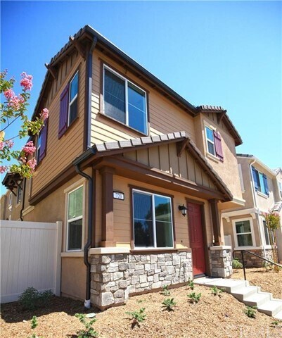 Building Photo - 720 Banyan Way