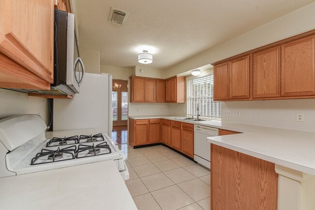 Building Photo - 13735 Branford Greens Dr