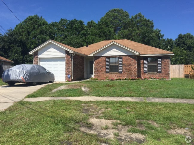 Building Photo - 2169 Estate Cir