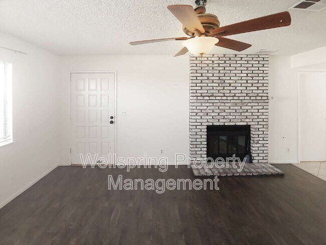 Building Photo - 936 W Graaf Ave