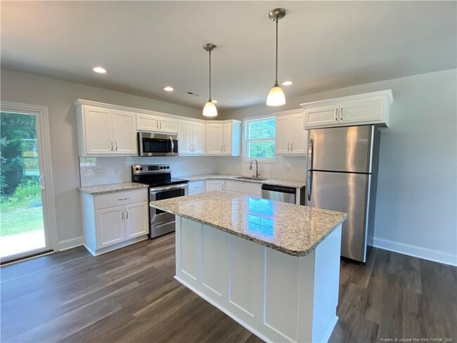 Building Photo - 529 Hamlet Dr