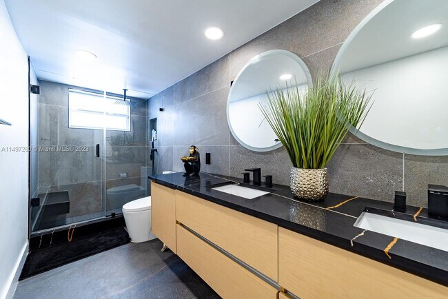 Foto del edificio - 3366 NE 168th St