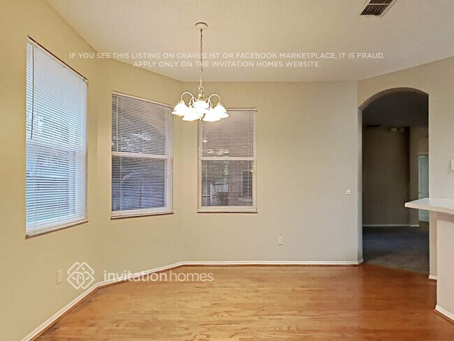 Foto del edificio - 2430 Leaning Pine St