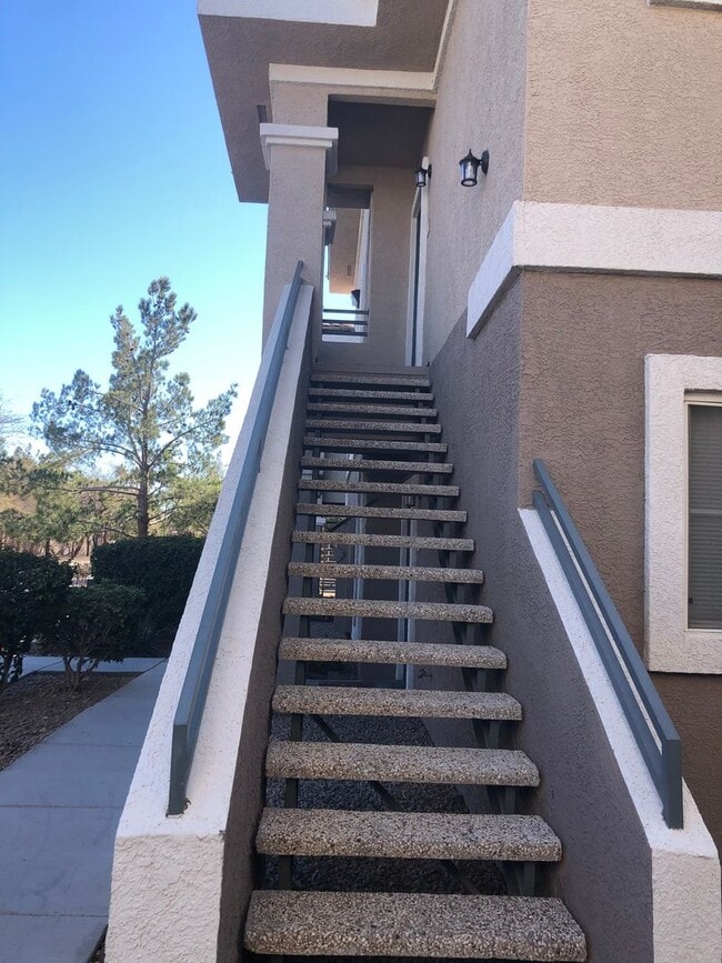 Building Photo - 9330 W Maule Ave