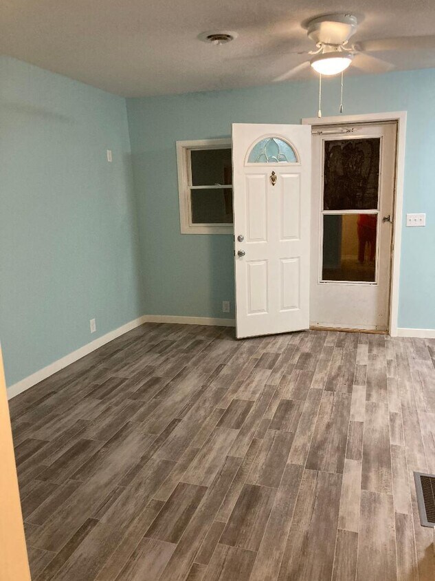 Foto principal - 2251 Lake George Pky NW