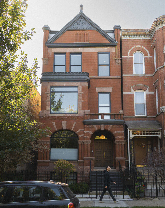 Foto principal - 2053 W Evergreen Ave