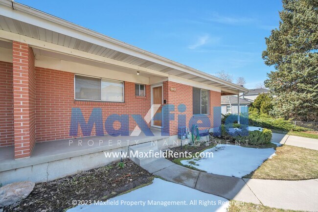 Building Photo - Holliday 2+ BD 1 BA 1800 sq ft with fenced...