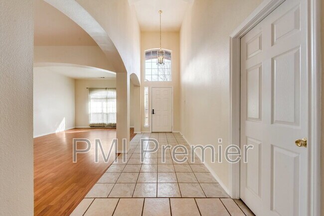 Building Photo - 5860 Silver Sage Ln