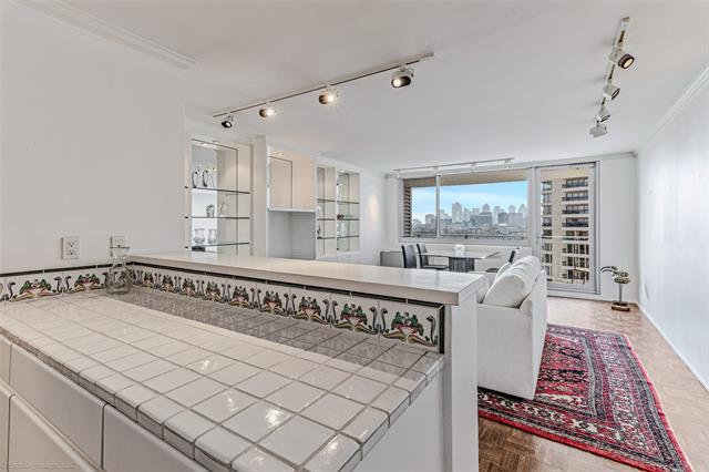 Foto del edificio - 3883 Turtle Creek Blvd
