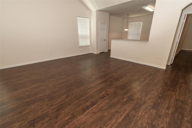 Building Photo - 9739 Tura Dr