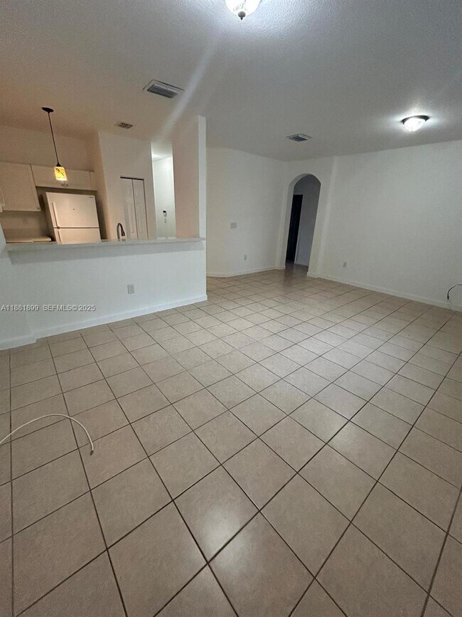 Foto del edificio - 1650 NE 33rd Ave