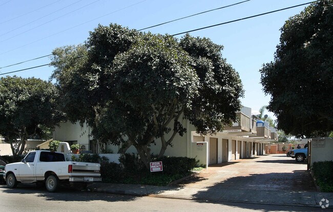 Building Photo - 1351 Holly Ave