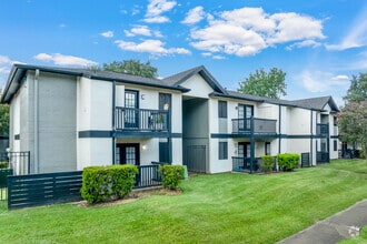 Building Photo - Haven at Briargrove