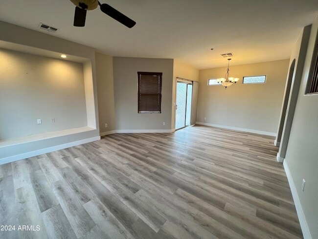 Building Photo - 15842 N 73rd Ln