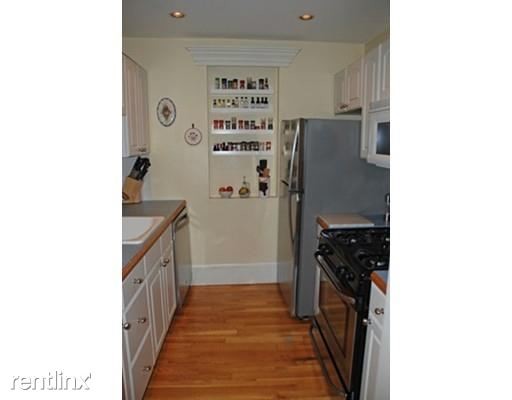 Building Photo - 2 br, 1 bath  - 96 Bunker Hill St