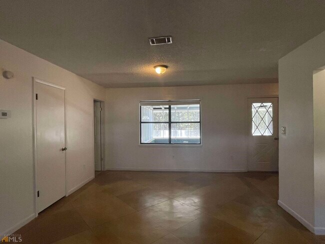 Foto del edificio - 405 Alexander St W