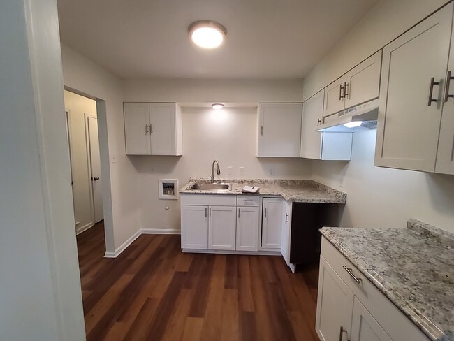 Foto del edificio - 3815 Helmwood St