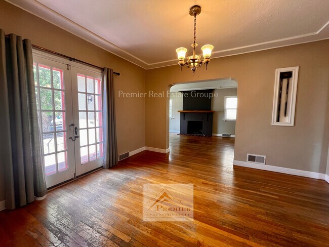 Photo - 15 N Foote Ave House