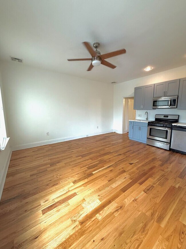 Building Photo - 1710 E Passyunk Ave