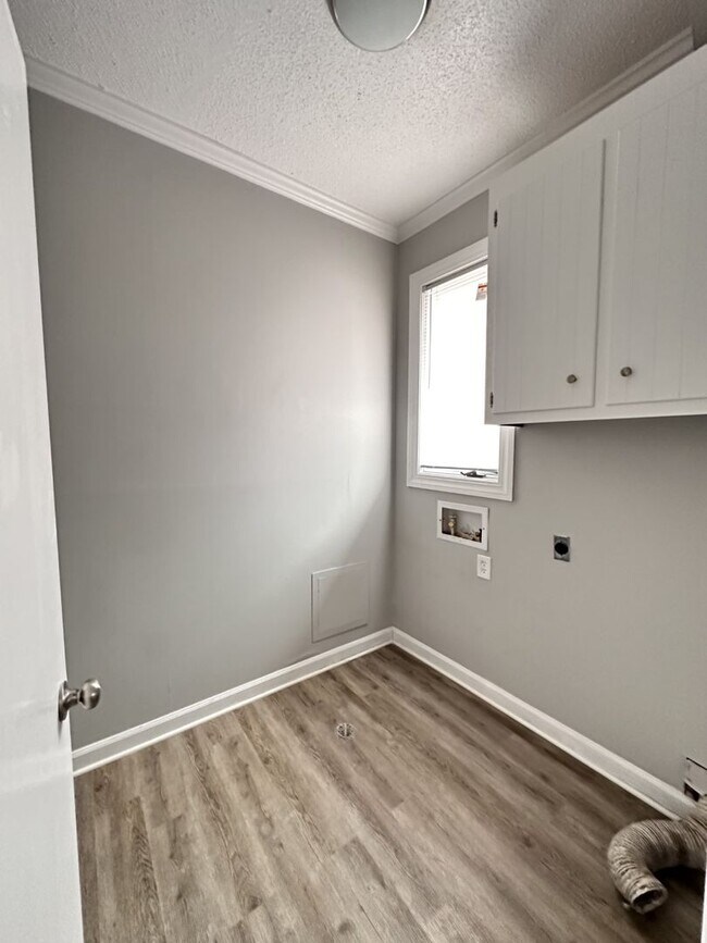 Foto del edificio - Large 2 Bedroom 2 Bath Condo in the Forest Oaks Community!!