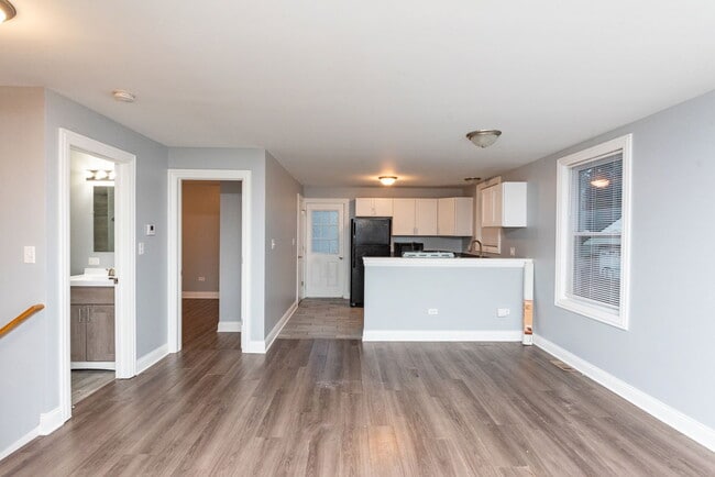 Building Photo - 18247 Roy St