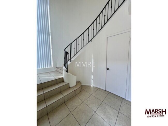 Foto del edificio - Nice 2 bedroom townhome with all appliances &amp; community pool in Mesa!