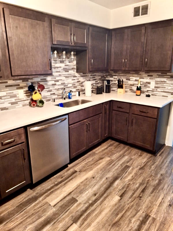 Foto del edificio - 545 Elm Grove Rd