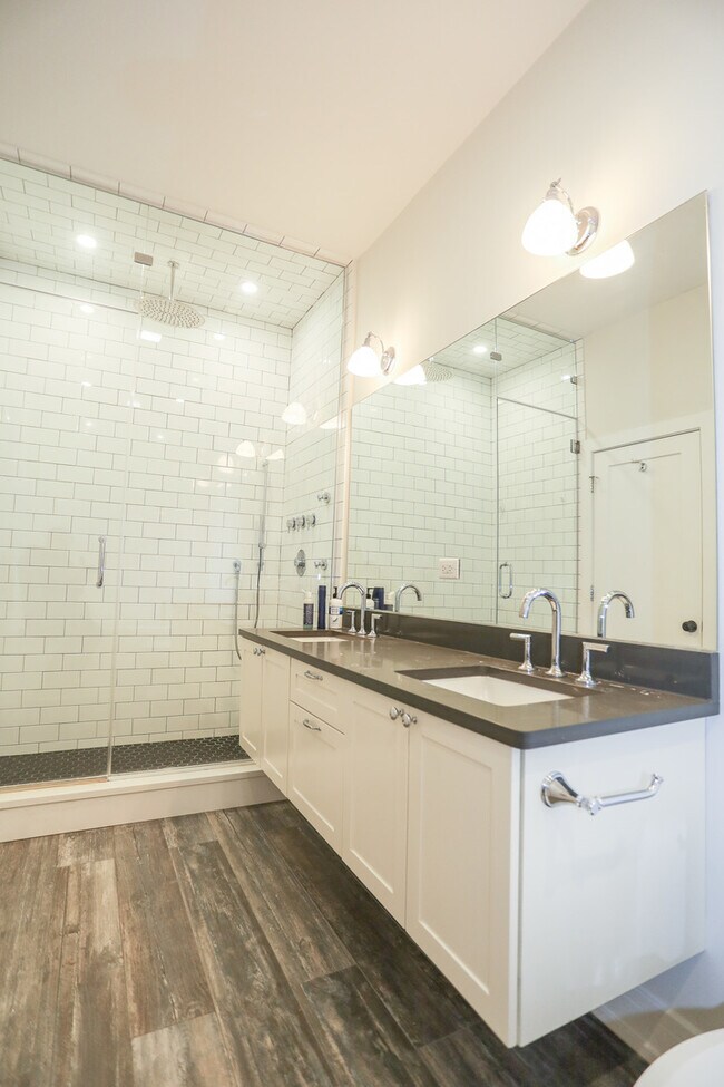 Foto del edificio - 1522 W Huron St