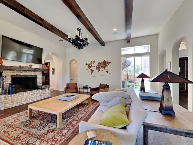Building Photo - Experience Resort-Style Living in the Prestigious Gated Community of Bella Flora.