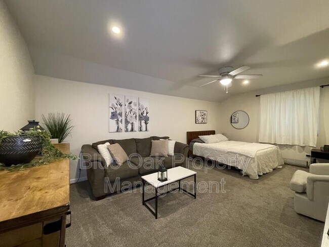 Foto del edificio - 631 1/2 Oak Lawn Ave