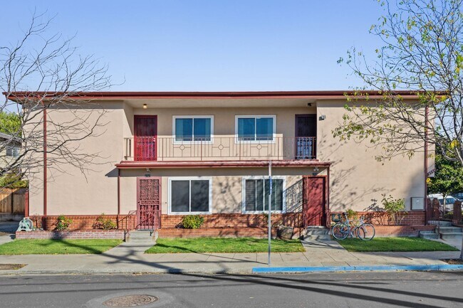 Foto del edificio - 2727 McGee Ave
