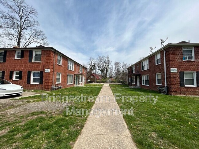 Building Photo - 1317 Salem Ave