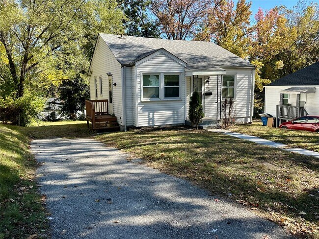 Foto del edificio - 7121 Lamont Dr