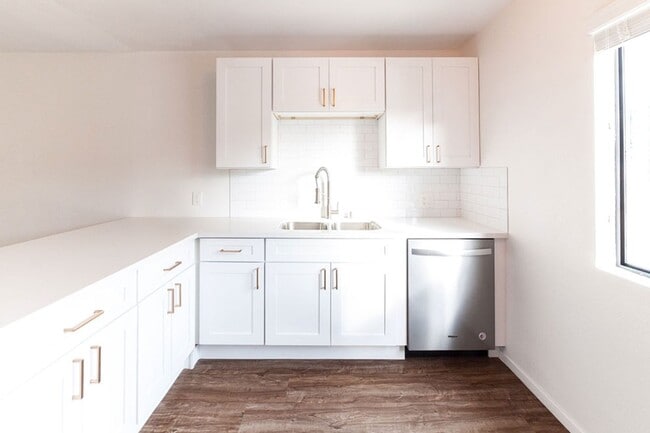 Foto del edificio - 255 S Ave 55