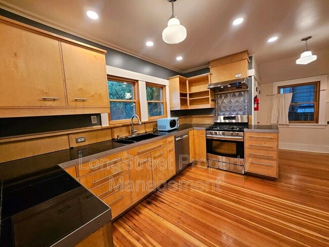 Foto del edificio - 636 N Shaver St