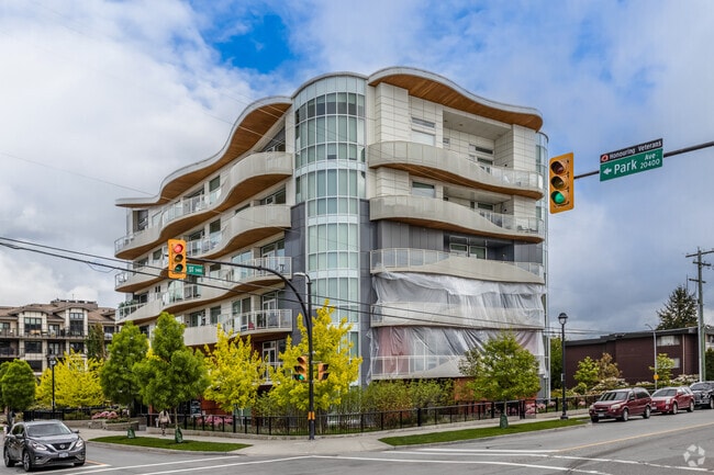 Building Photo - Legacy On Park Avenue