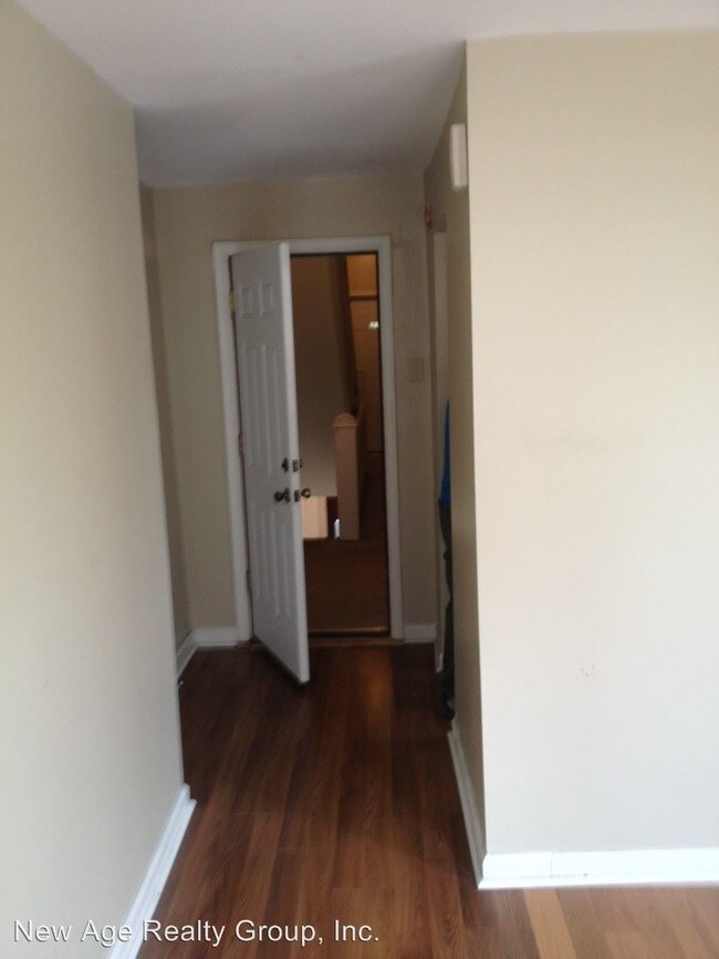 Foto del edificio - 4504 Springfield Ave