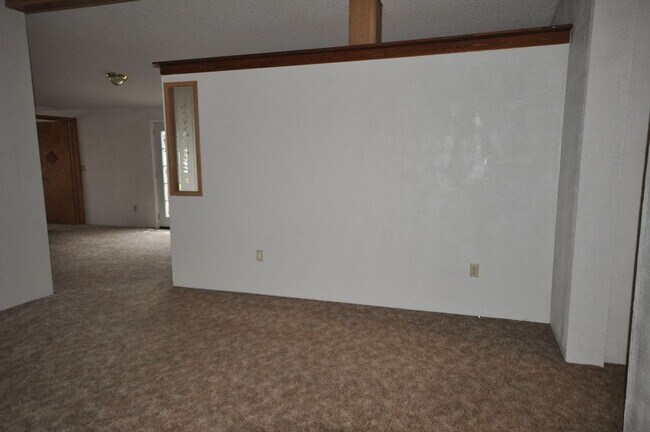 Building Photo - 4 Bed 2 bath in Garden City on large Lot!