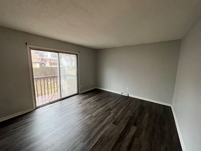 Building Photo - Cozy 2 bedroom, 1 bath in Independence!