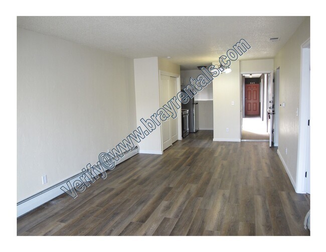 Building Photo - 3154 Lakeside Dr